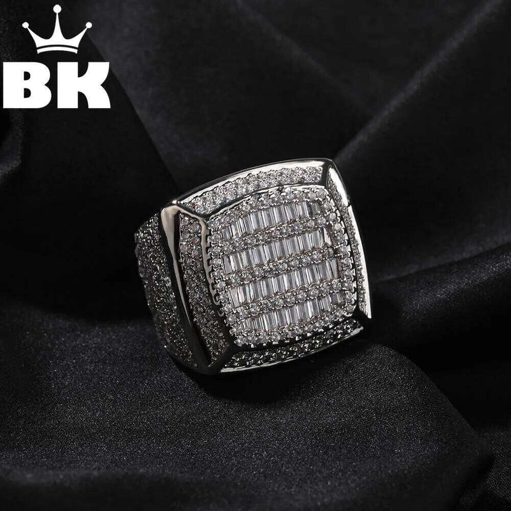 THE BLING KING Men's Iced Square Micro Paved 5A+ Cubic Zircon Hip Hop Cluster Pinky Ring Radiant Baguette Champion Jewelry H260312