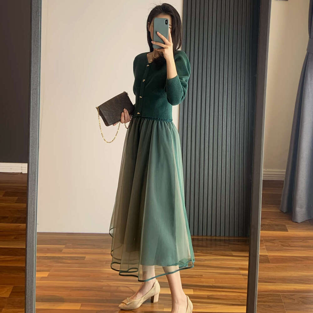 2026 Designer Sweet Mesh Strap Knitted Retro Top Elegant Mid length Skirt Rich Texture Luxury