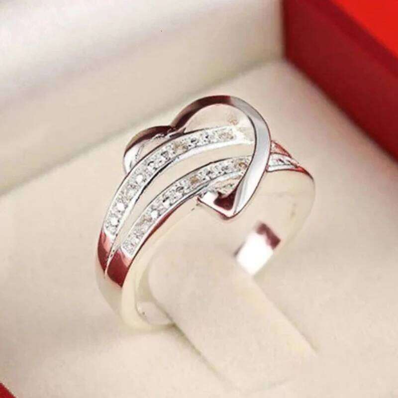 Huitan Newly Designed Heart Cubic Zirconia Rings for Women Exquisite Wedding Accessories Silver Color Fashion Jewelry Gift H260312