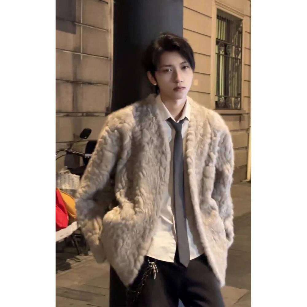 Men's Winter V Neck Fur-lined Faux Fur Coat Thickened Cotton-padded Warm Insulated Jacket Stylish Outerwear Chic Parkas Z260313