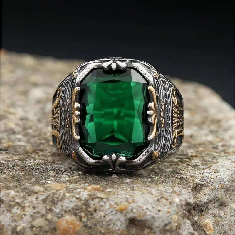 New Inlaid Emerald Men's Luxury Retro Domineering Personality Ring To Attend The Banquet Party Jewelry H260312