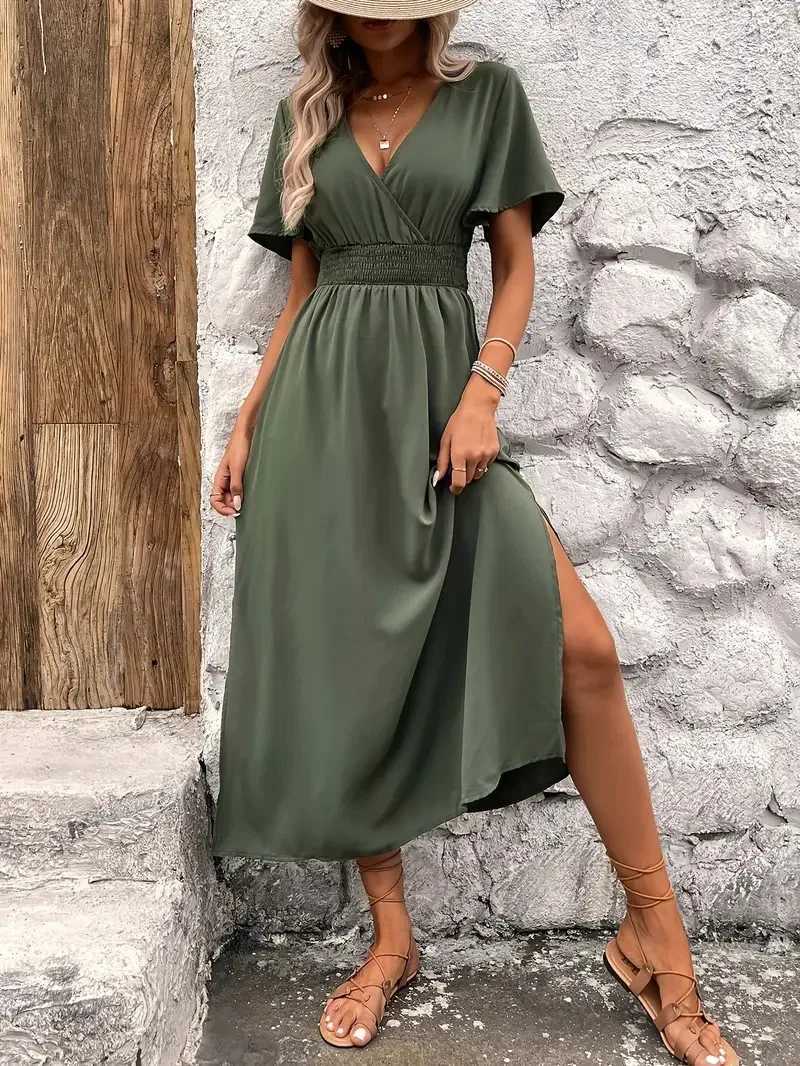 Fashionable Womens Olive Green V-Neck Waist-Defining Midi Dress with Side Slit Short Sleeves Casual Everyday Date DressT260314