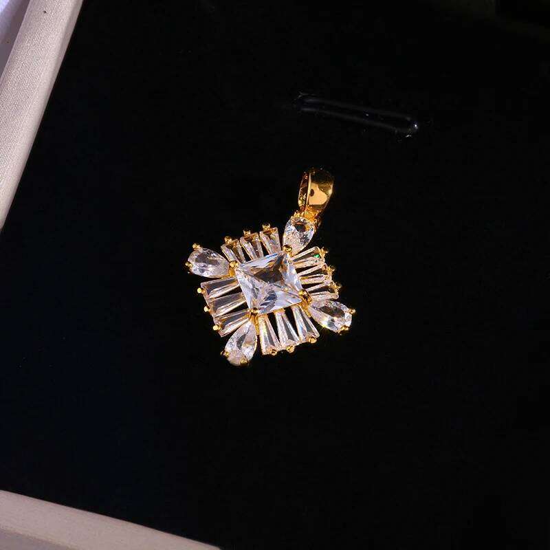 Hip-hop Fashion Cr Titanium Steel Chain Pendant Necklace Gives Femininity A Light Niche Design H260312