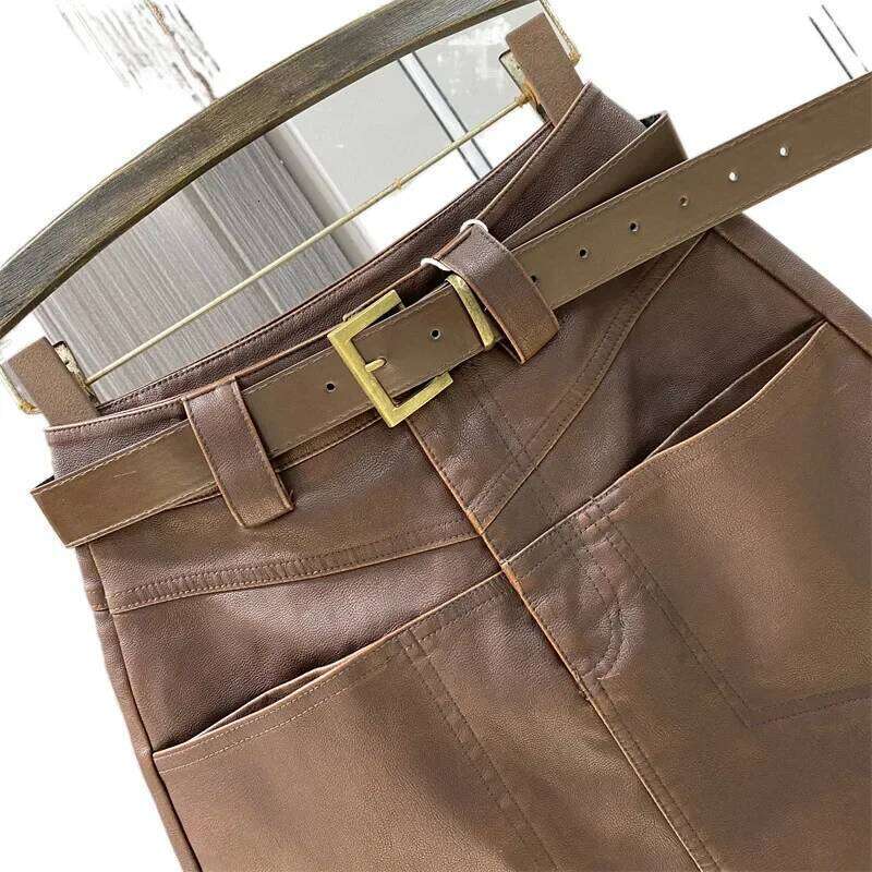 High waisted half body women's 2024 autumn winter new A-line retro PU short skirt, coffee leather skirt Z260314