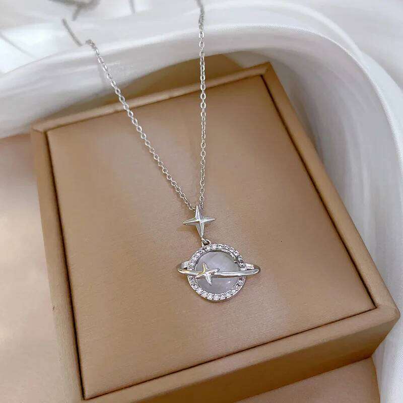 Planet Saturn Titanium Steel Necklace Women's Light Transparent Crystal Sweet Cool Clavicle Neck Chain Jewelry H260312