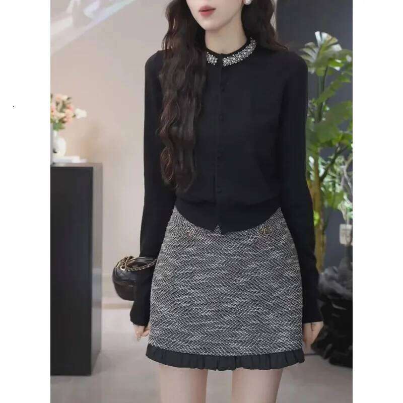 2025 New Year Fashionable Heavily Embroidered Round Neck Cardigan Sweater Women's French Soft Knitted Top Z260313