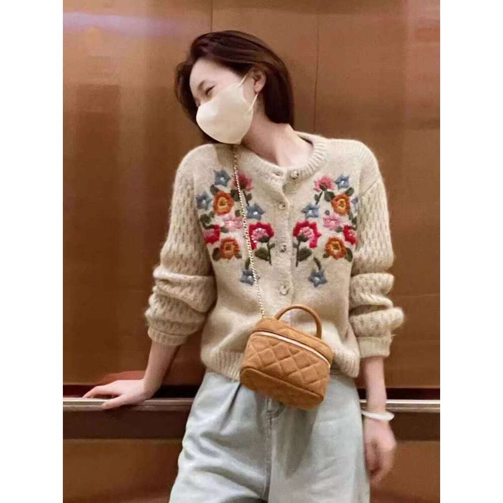 Exquisite Colorful Flower Embroidered Cardigan 2024 New Autumn Women's Round Neck Long Sleeve Knitted Sweater Chic Coat Z260313