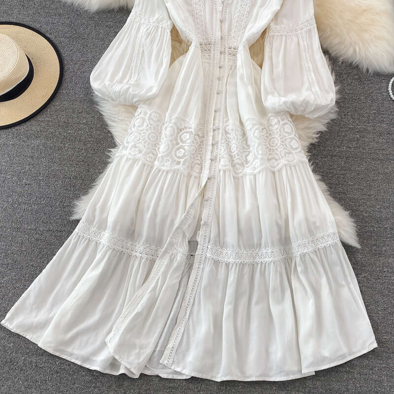 Designer lantern sleeve V-neck red new style is very suitable for seaside vacation, desert long skirt, Bali trip