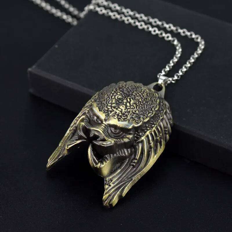 Movie Restore Scene Aliens Predator AVP Necklace Alien Queen Figure Cosplay Pendant Accessories Gift H260312