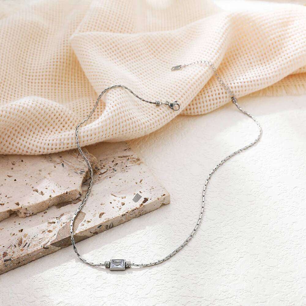 Retro Stainless Steel Creative Chain Necklace for Women Charm Shiny Square Crystal Pendant Necklaces Wedding Jewelry Gifts H260312