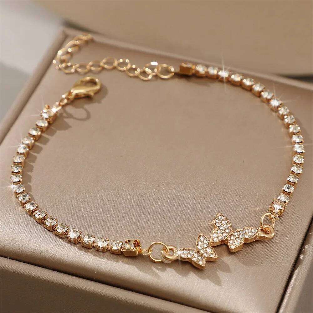 Shiny Exquisite Full Crystal Rhinestone Paved Butterfly Bracelet for Women Luxury Dainty Temperament Banquet Bracelets Jewelry Z260313