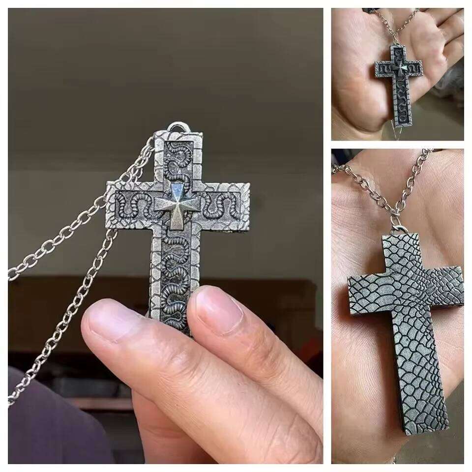 2025 Squid Set Cross Shaped With Hidden Compartment 3D Octopus Tentacle Necklace Pendant Vintage Jewelry Gifts H260312