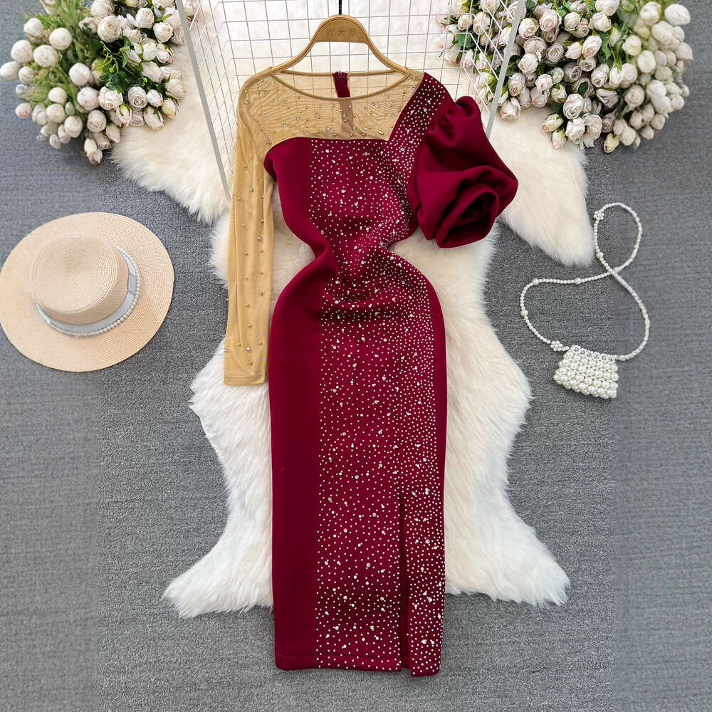 Designer high-end evening A12 gown elegant and exquisite mesh inlaid round neck waist with slit and tight design
