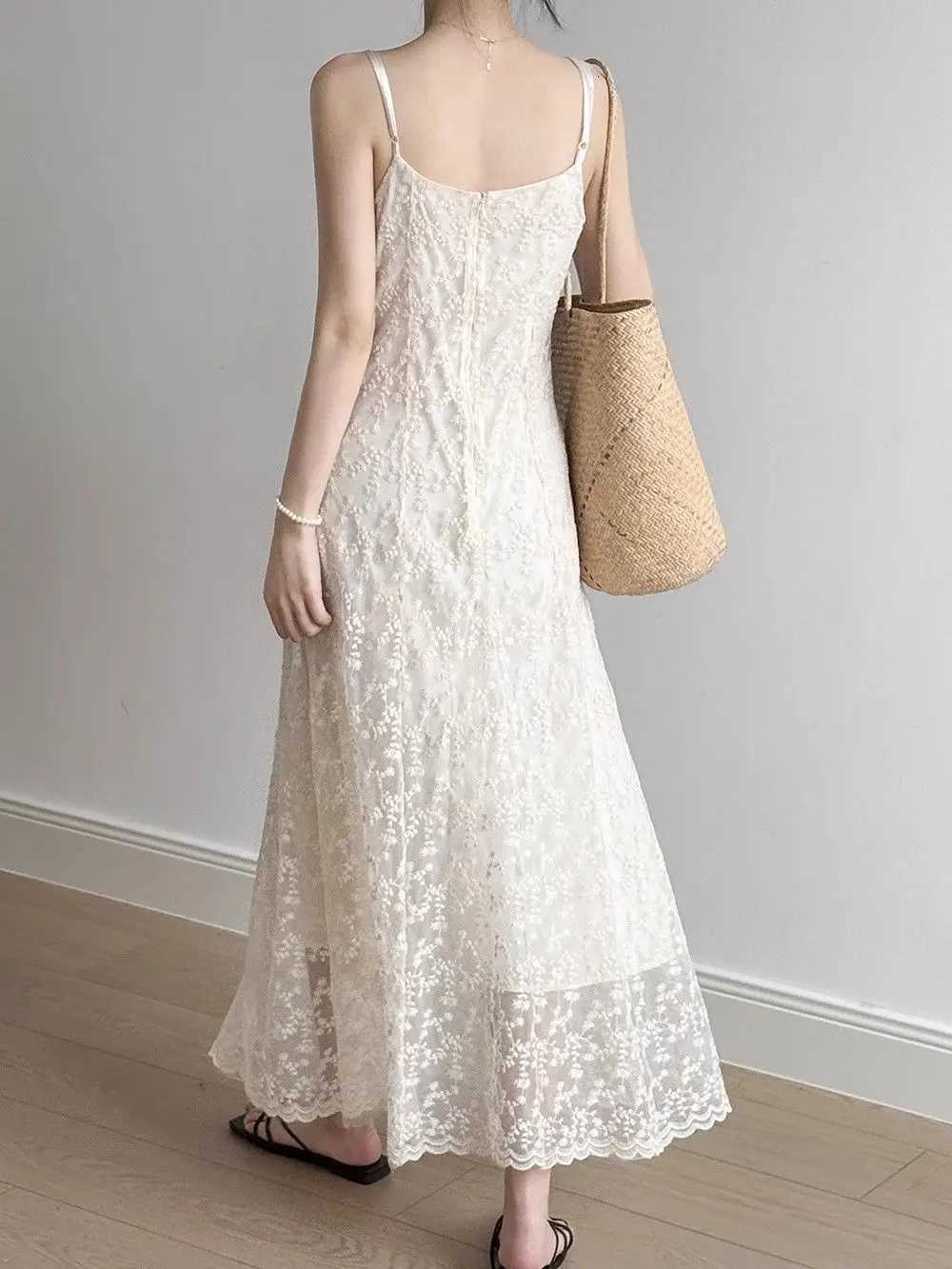 Lace Sling Dress Women Summer New Embroidered Sweet Simple Basic Party Elegant Female Sleeveless Long DressT260314