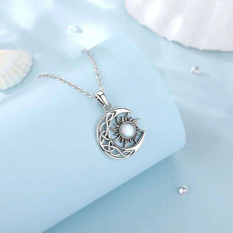 2025 Vintage Silver Color Moon and Sun Pendant Necklace for Women Hollow Out Charm Exquisite Girls Accessories New Jewelry H260312