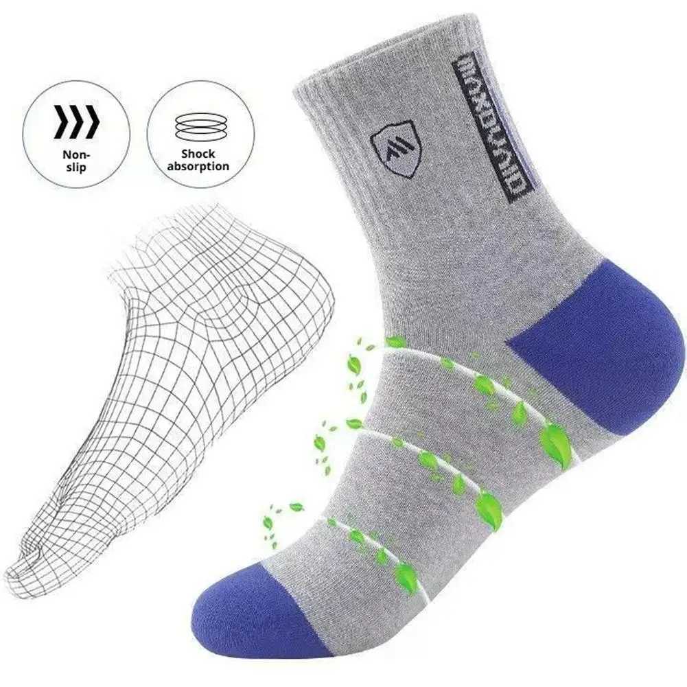5 Pairs Mens Anti Odor Anti Slip Socks - Breathable Moisture Wicking Crew Socks for Sports Daily Wear 4 Season Pack D260313