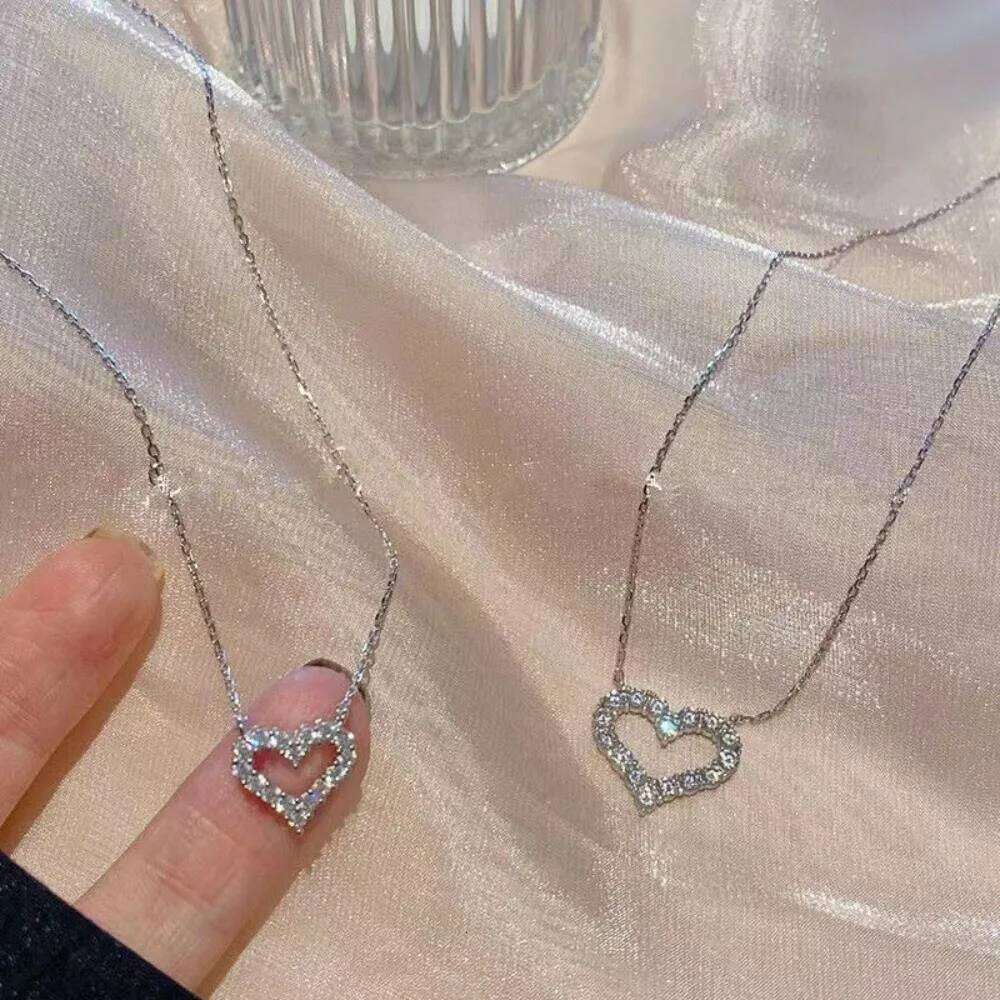Fashion Hollow Heart Pendant for Women Romantic Zircon Simple Necklace Trendy Jewelry Gift Accessories H260312