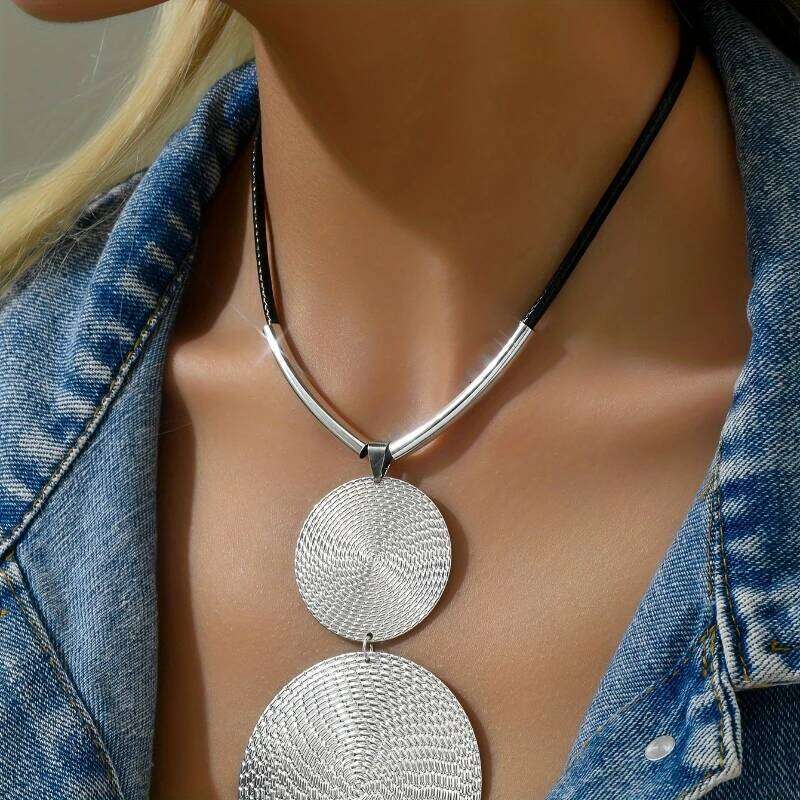 Europe and The United States Personality Round Piece Pendant Necklace Women Niche Exaggerated Design Party Jewelry Gifts H260312