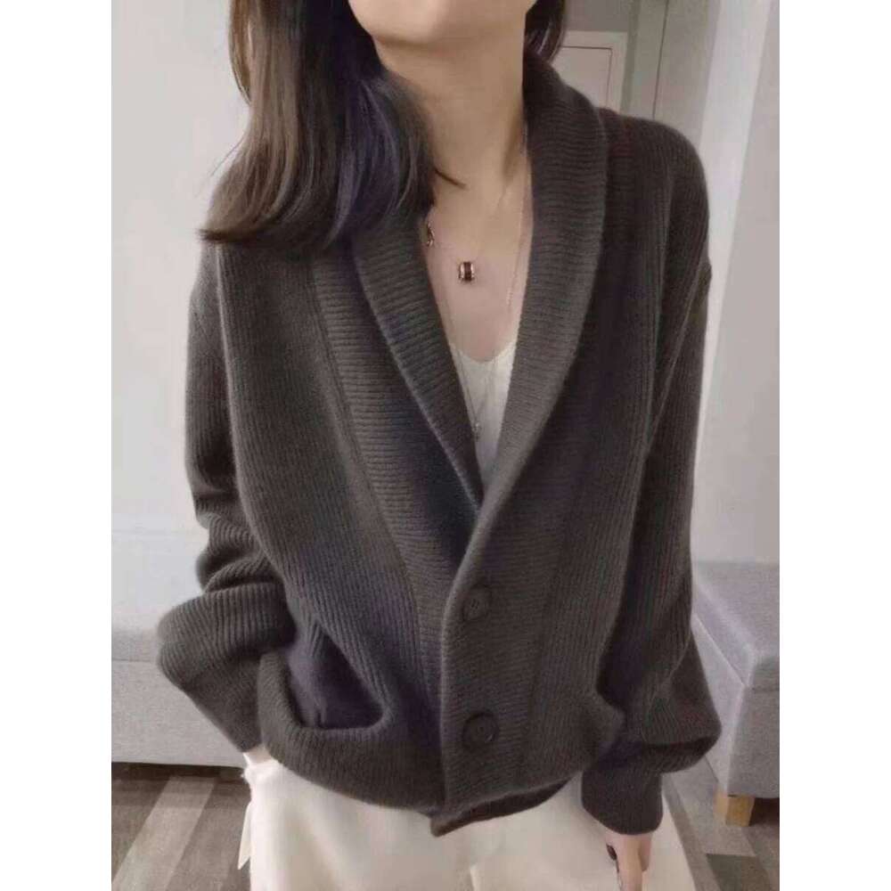100% pure cashmere cardigan female V-neck loose lazy wind sweater coat lapels thickened in autumn and winter. Z260313