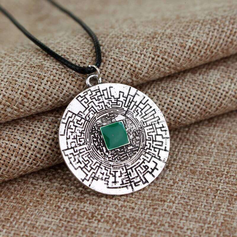 Dongsheng The Maze Runner Labyrinth Pendant Thomas Leather Necklace Fashion Movies Jewelry for Men Women H260312