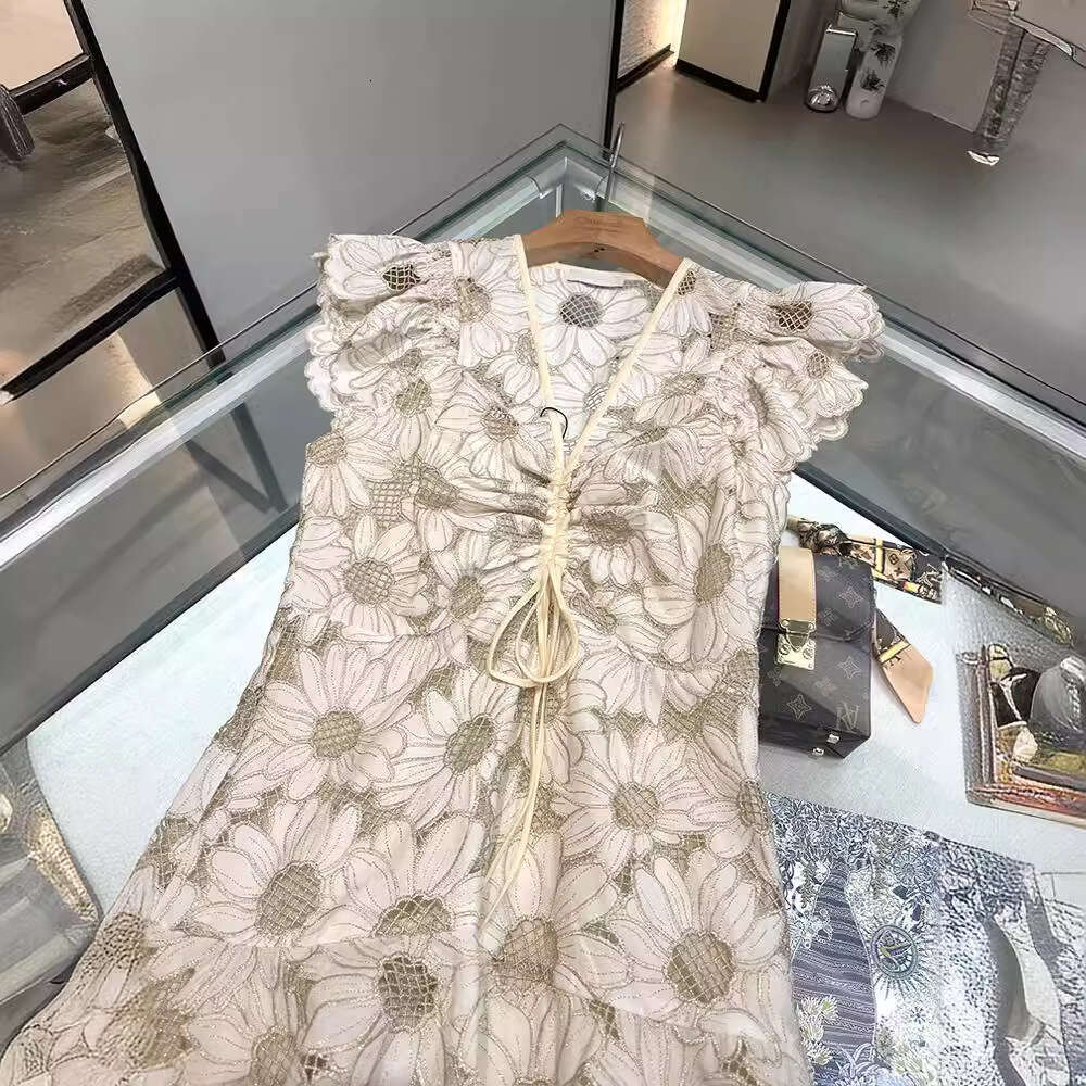 2026 designer style V-neck drawstring waist short water-soluble lace daisy dress fashionable