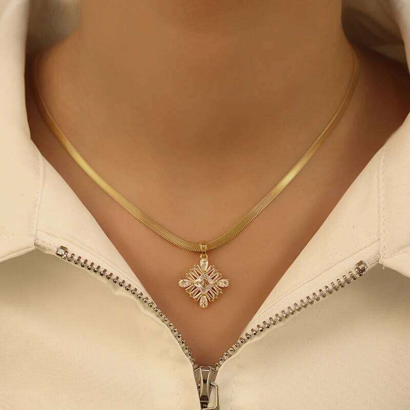 Hip-hop Fashion Cr Titanium Steel Chain Pendant Necklace Gives Femininity A Light Niche Design H260312