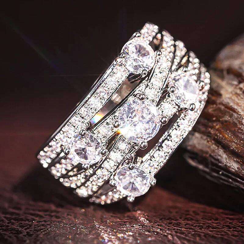 Huitan Modern Fashion Women with Sparkling Crystal Cubic Zirconia Gorgeous Lady Rings for Wedding Engagement Party Jewelry H260312