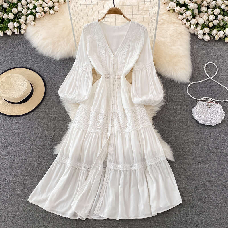 Designer lantern sleeve V-neck red new style is very suitable for seaside vacation, desert long skirt, Bali trip