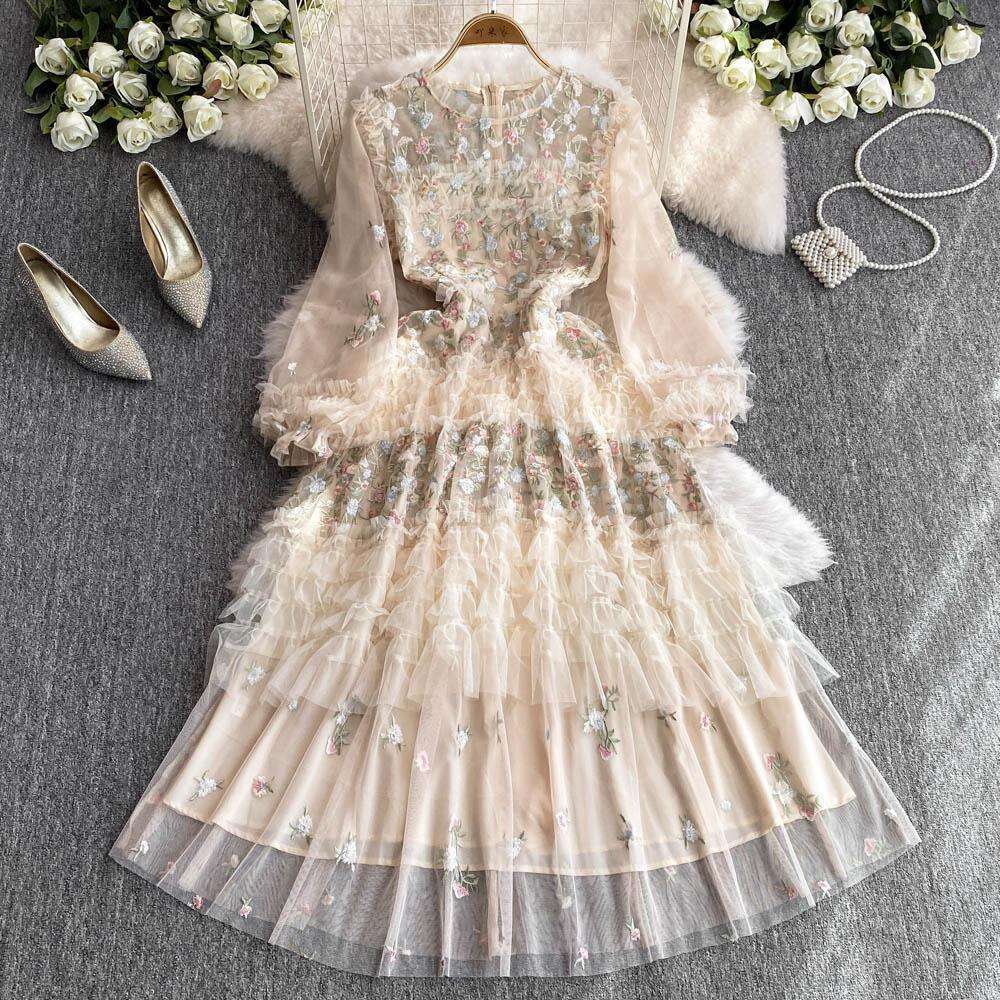 2026 Women's Palace Style Dress High end Light Luxury Embroidered Mesh Long Dress French Puff Sleeve