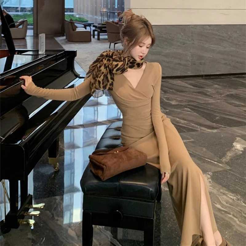 Spring Winter Lady Fashion Designer V-neck Slim Fit Long Sleeves Dress Girls Korean Version Solid Waist Cinching Wrap Hip SkirtT260316