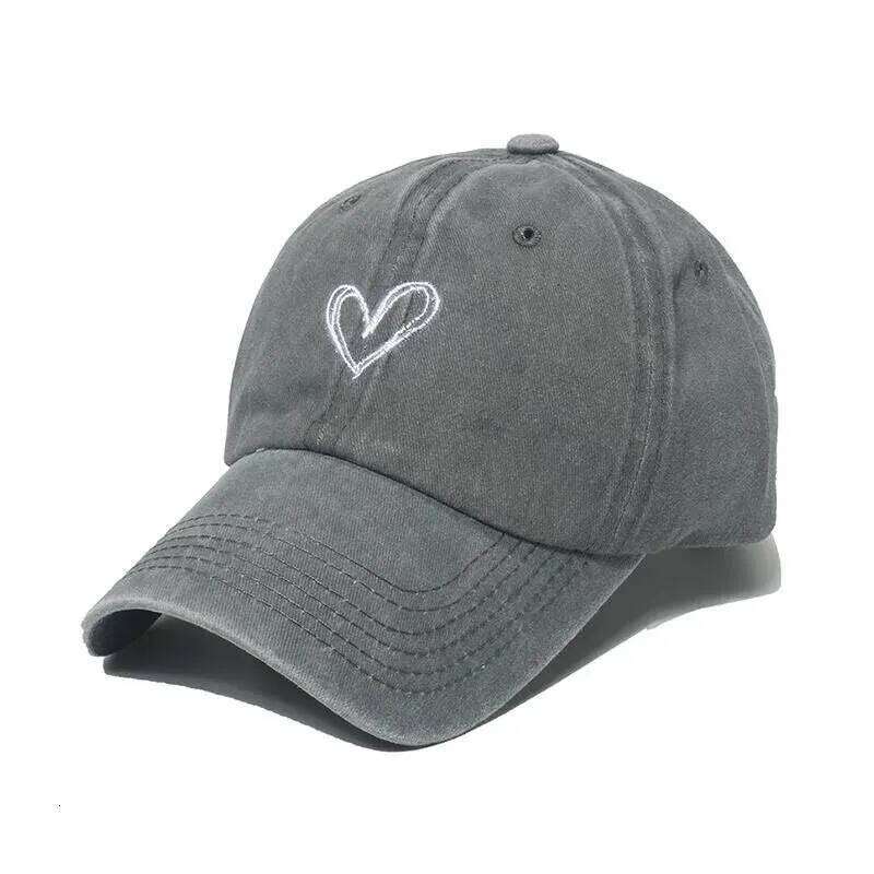 New Outdoor Fashion Sport Baseball Caps For Women Love Heart Embroidery Cap Female Washed Cotton Dad Hat Z260314