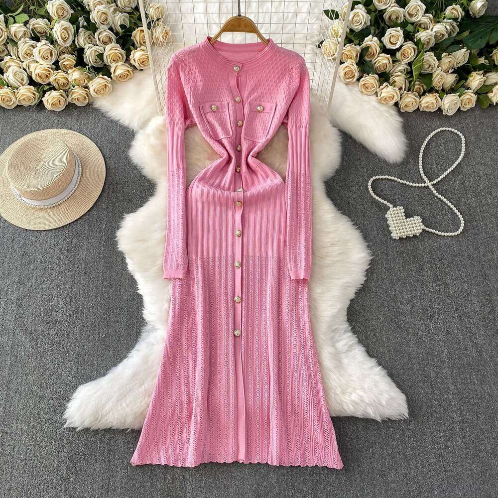 Designer socialite goddess style inspiration women's long sleeved knitted dress autumn and winter with metal buckle waist cinching slimming
