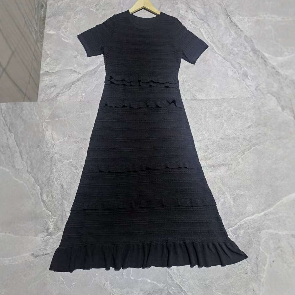 Designer's high-end elegant women's c10 2026 spring pleated round neck long sleeved knitted dress