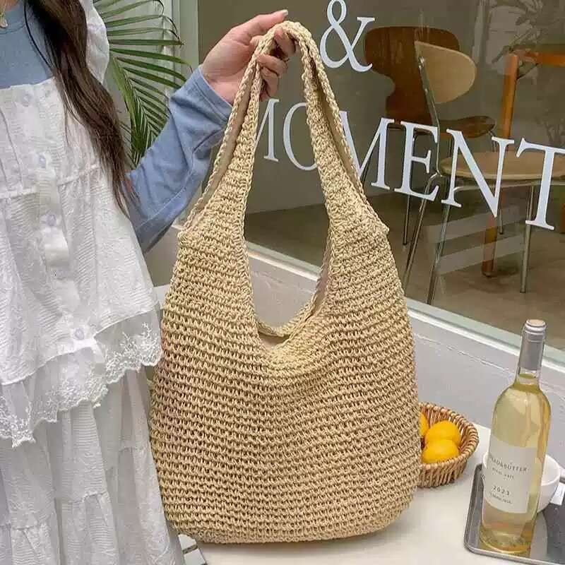 Vacation Style New Single Shoulder Large Capacity Tote Handheld Woven Beach Straw Bag
