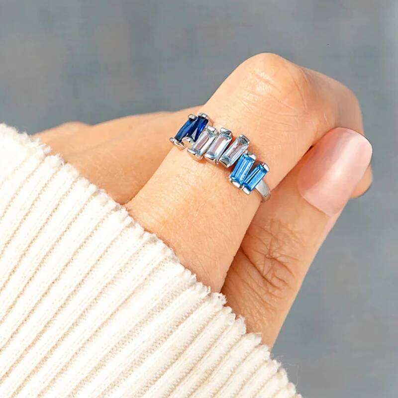 Huitan Fashion Geometric Blue Zirconia Finger Ring Lady Chic Engagement Jewelry Trendy Modern Accessories for Wedding Ceremony H260312