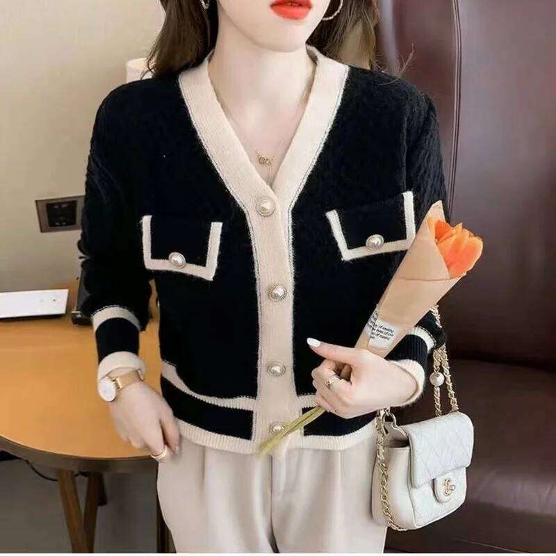 Autumn And Winter Color-blocking Knitted Women Cardigan Long-sleeved V-neck Short 2023 New Coat Fashion All-match Top Z260313