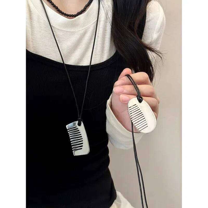 LATS Personality Temperament Comb Pendant Necklace for Women 2024 Trend New Delicate Design Jewelry Fashion Accessories H260312