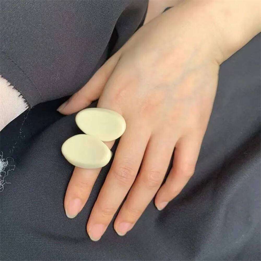 Personality Fashion Geometrically Irregular Oval Resin Fold Wear Wide-faced Ring for Women Retro Finger Jewelry Accessories Gift H260312
