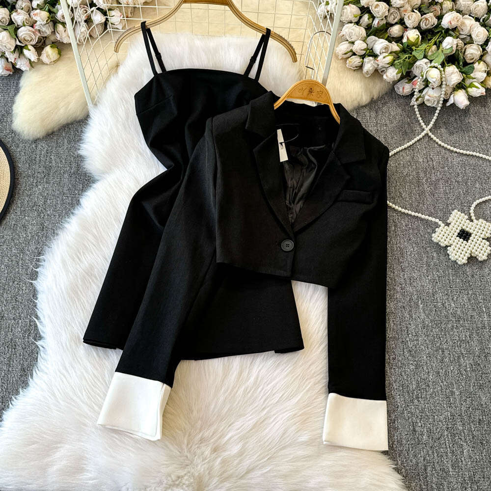 2026 women's niche a24 professional attire, fishbone dresses, slimming vests, and sports jackets