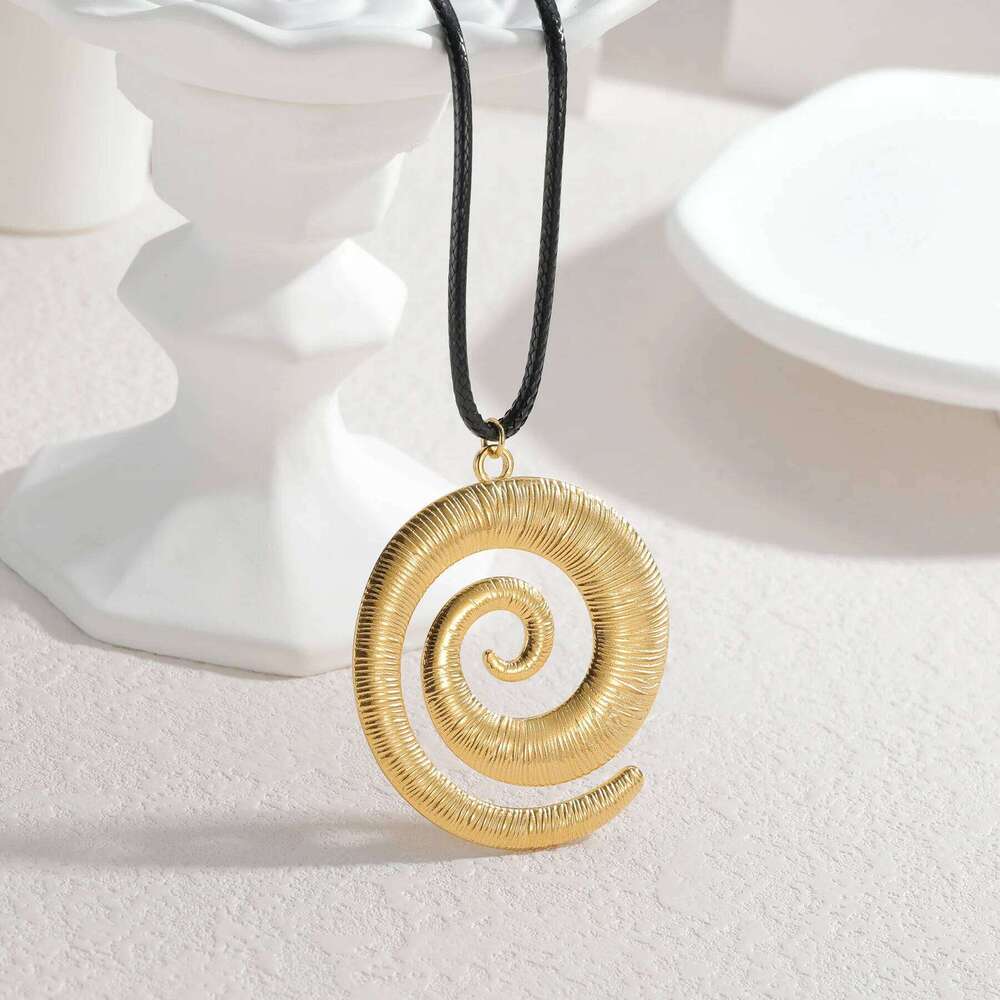 Exaggerated Ocean Style Shell Conch Gold Plated Stainless Steel Pendant Necklace Simple Waterproof Daily Vacation Gift for Women H260312