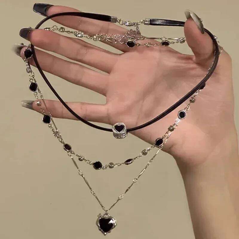 Punk Gothic Necklace Y2k Grunge Multilayer Black Heart Pendant Choker Clavicle Chain Women Girls Aesthetic Jewelry Accessories H260312
