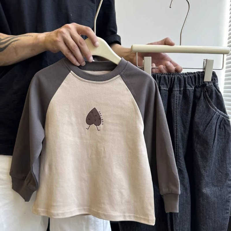 Tshirts New spring and autumn clothing for boys and girls stylish and fashionable tops childrens base shirts cartoon raglan longsleeve cotton Tshirts 