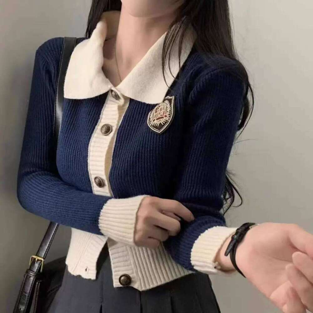 Street Badge Embroidered Cardigan Sweater High Quality Women Elegant V-neck Short Jacket Knitwear Coat Autumn Winter Retro Z260313