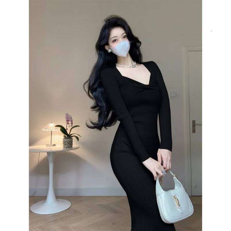 Autumn and Winter Slim-fitting Long-sleeved Knitted Women's Slit Hip-covering Solid Color Dress Z260313