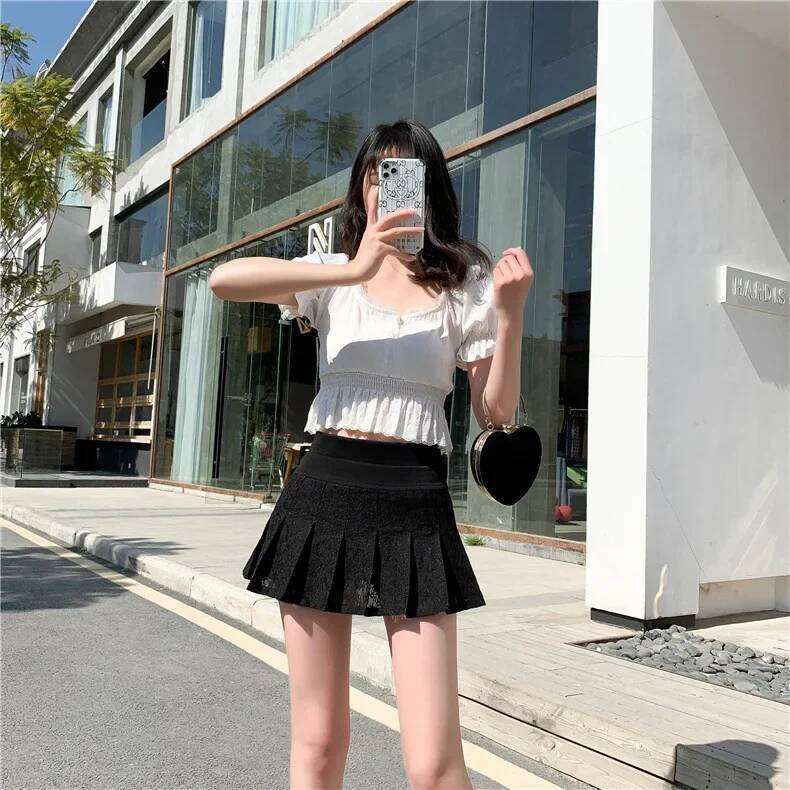 A Line New Ultra-short Mini Pants Elastic Waist Joker Lace Pleated Sexy Fashion Black White Skirt Z260314