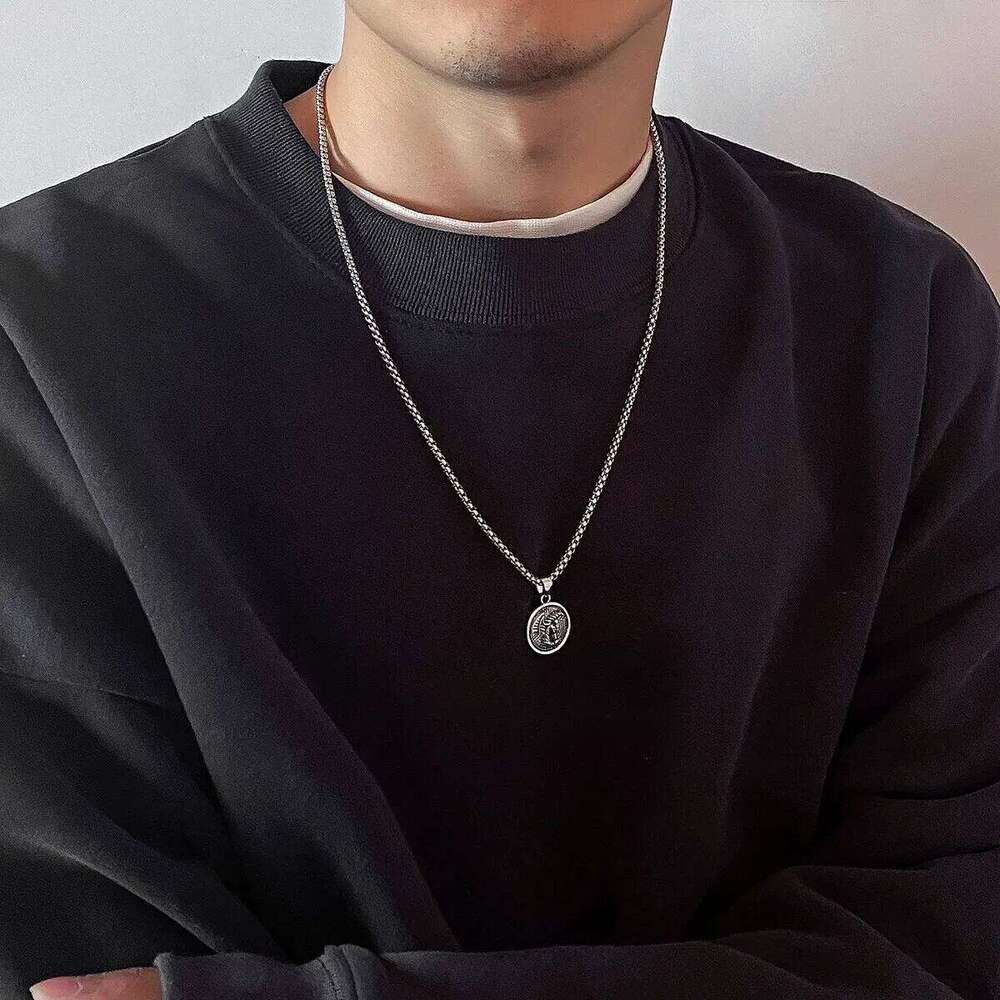 Vintage Simple Alien Human Coin Pendant Choker Necklace for Men Trendy Punk Long Chain on the Neck Jewelry Accessories Male Gift H260312