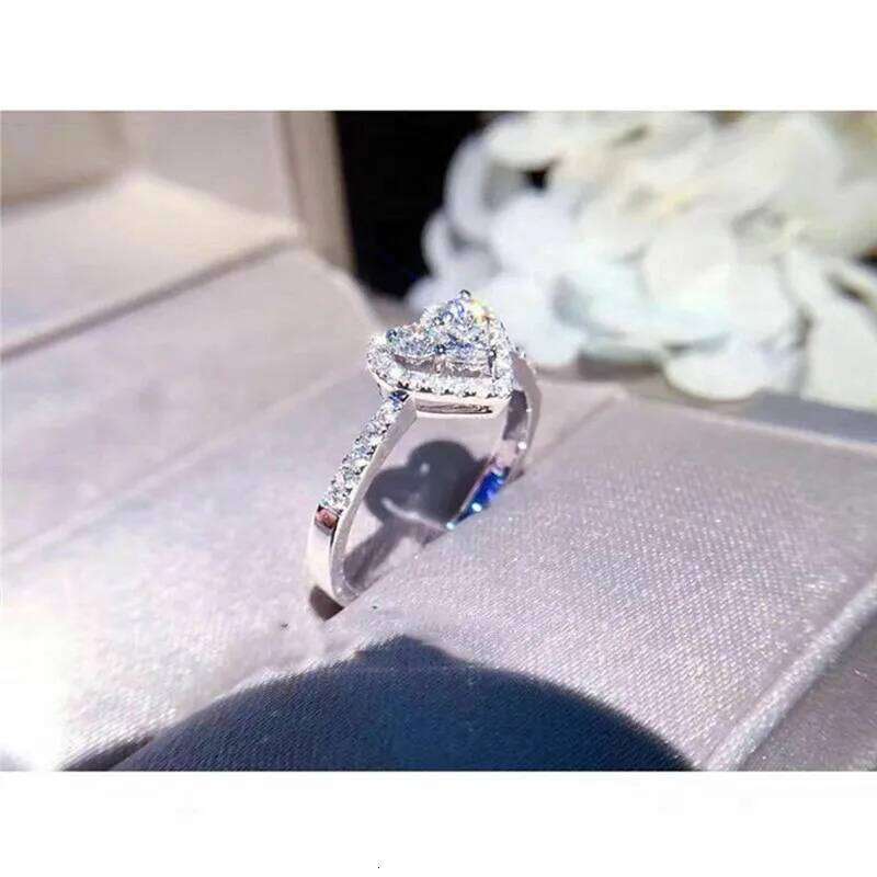 Huitan Fashion Heart Rings Women Inlaid Dazzling Cubic Zirconia Elegant Wedding Accessories Daily Wearable Trendy Jewelry H260312