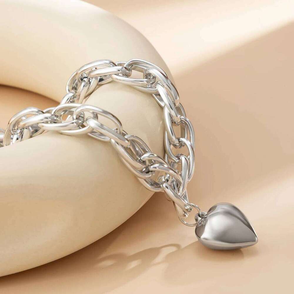Hip Hop Thick Cross Chain With Heart Pendant for Women Chunky Short Choker Necklace Collar 2022 Fashion Jewelry on Neck H260312
