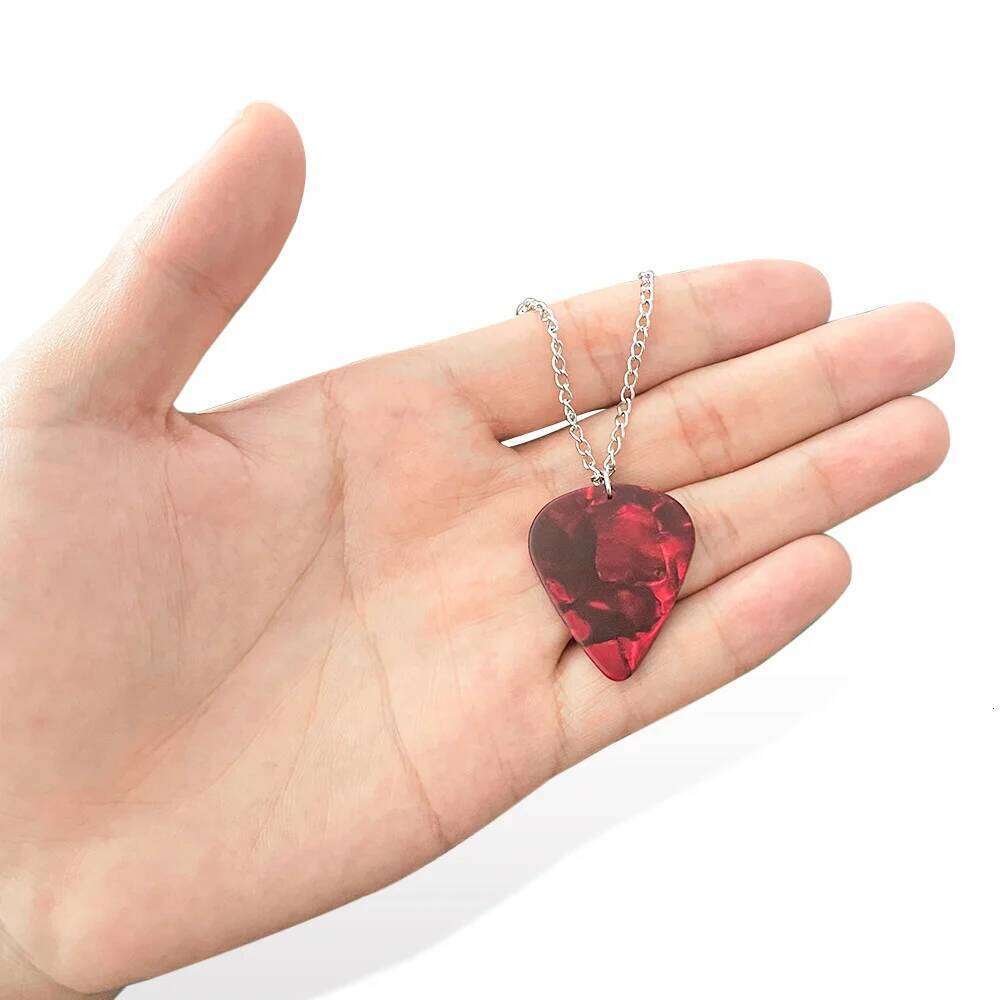 Guitar Pick Necklace Heart Ruby Pendant Eddie Munson Clavicle Chain Punk Strange Horror Things Choker Cospaly Jewelry Gifts H260312