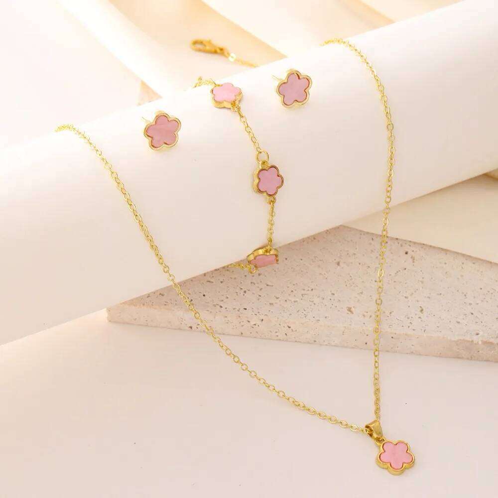 Lucky Five-petal Flower Five- Cr Earrings Necklace Three-piece Set for Woman Stylish Accessories Party Jewelry H260312